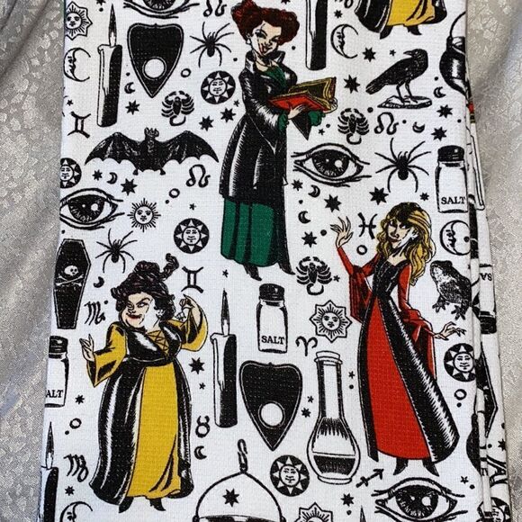 Disney’s Hocus Pocus Kitchen Set NWT - Picture 5 of 5